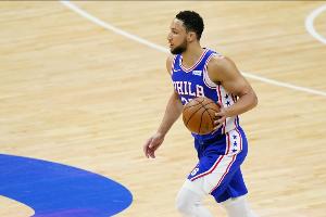 贝弗利：本西一开始是和詹姆斯做对比的 若非去费城他可能打3号位