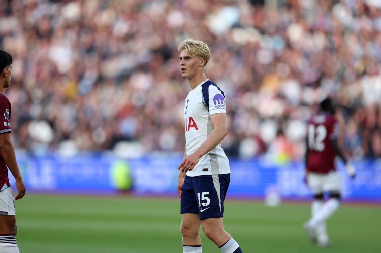 旺财28登录-热刺官方：贝里瓦尔对多特时高位踝关节扭伤 周五接受了脚踝手术